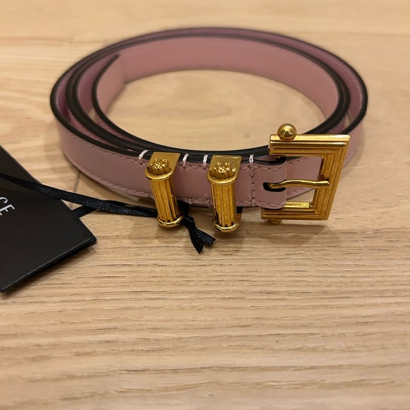 Versace - Picture 3 of 5